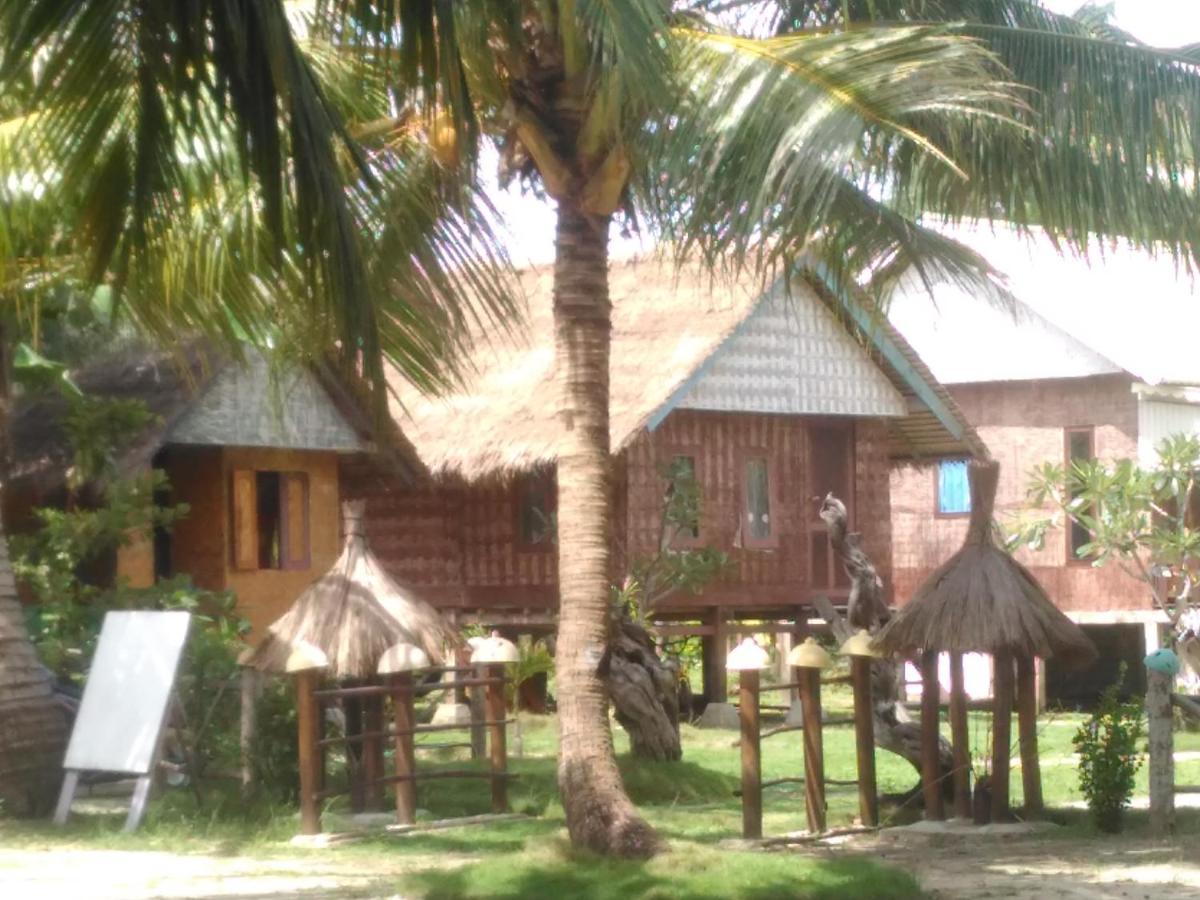 Asari Timo Cottage Ilhas Karimunjava Exterior foto