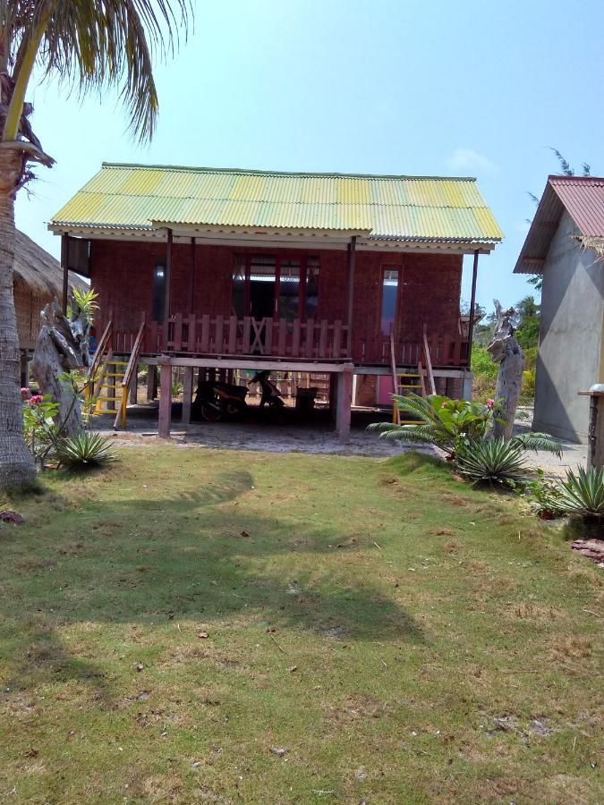 Asari Timo Cottage Ilhas Karimunjava Exterior foto