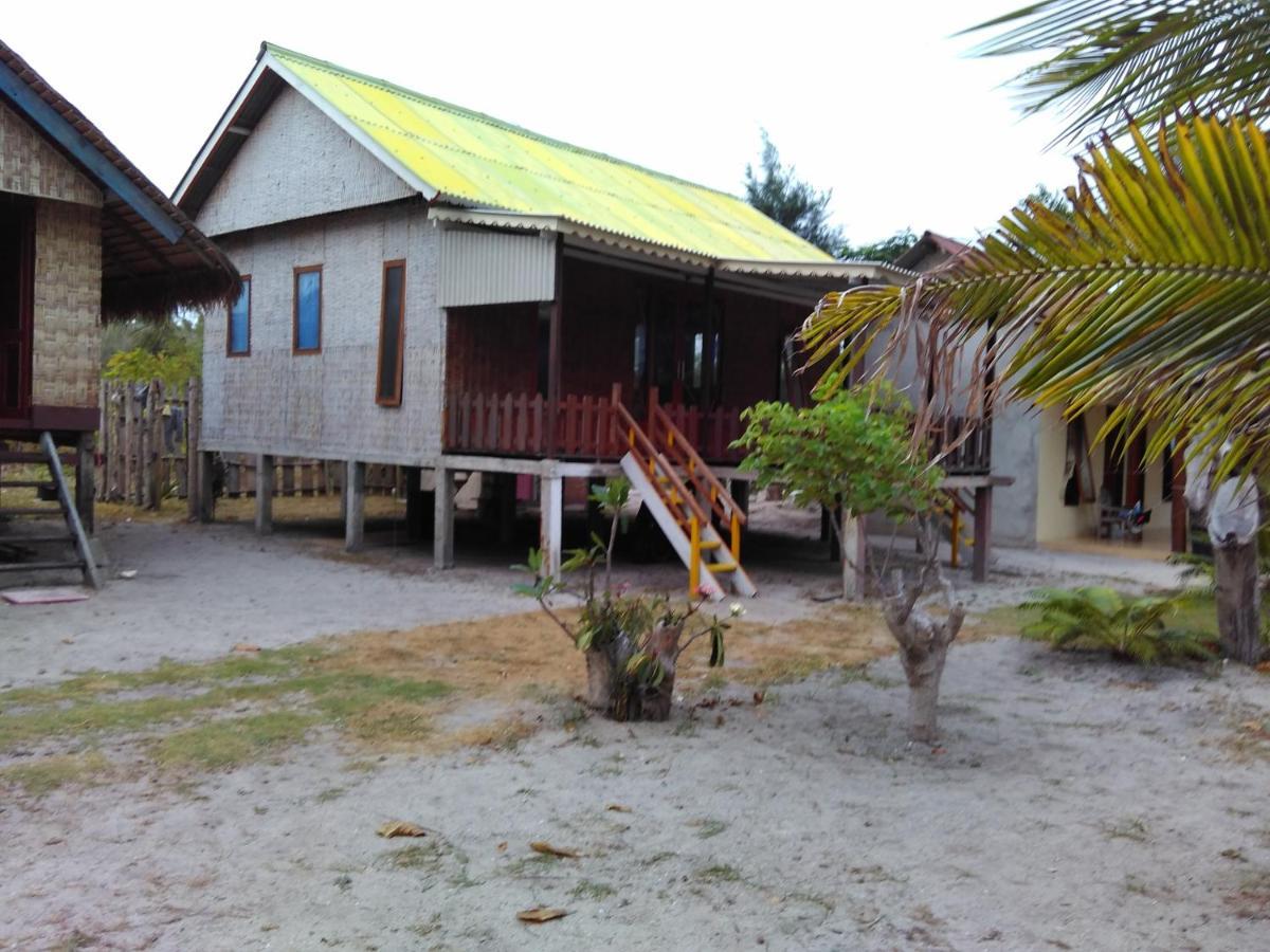 Asari Timo Cottage Ilhas Karimunjava Exterior foto