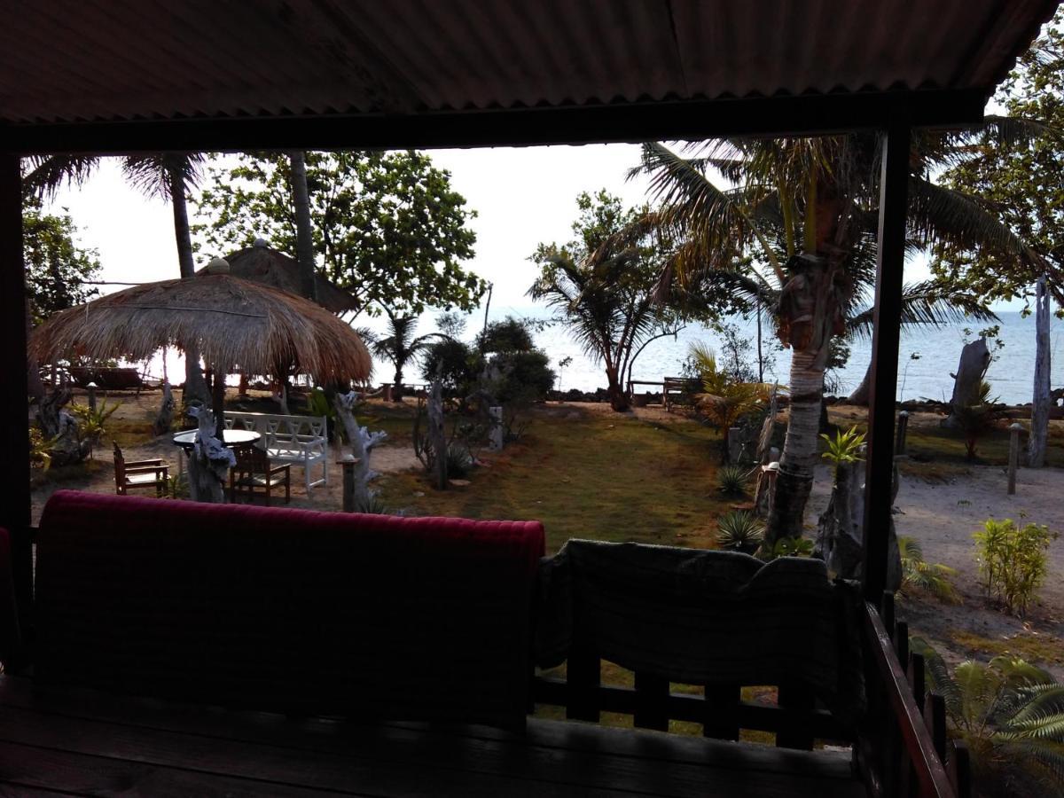 Asari Timo Cottage Ilhas Karimunjava Exterior foto